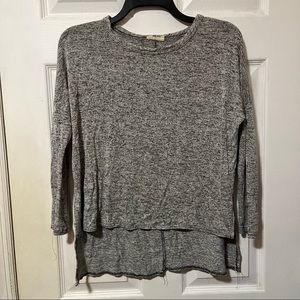 Gray top size M